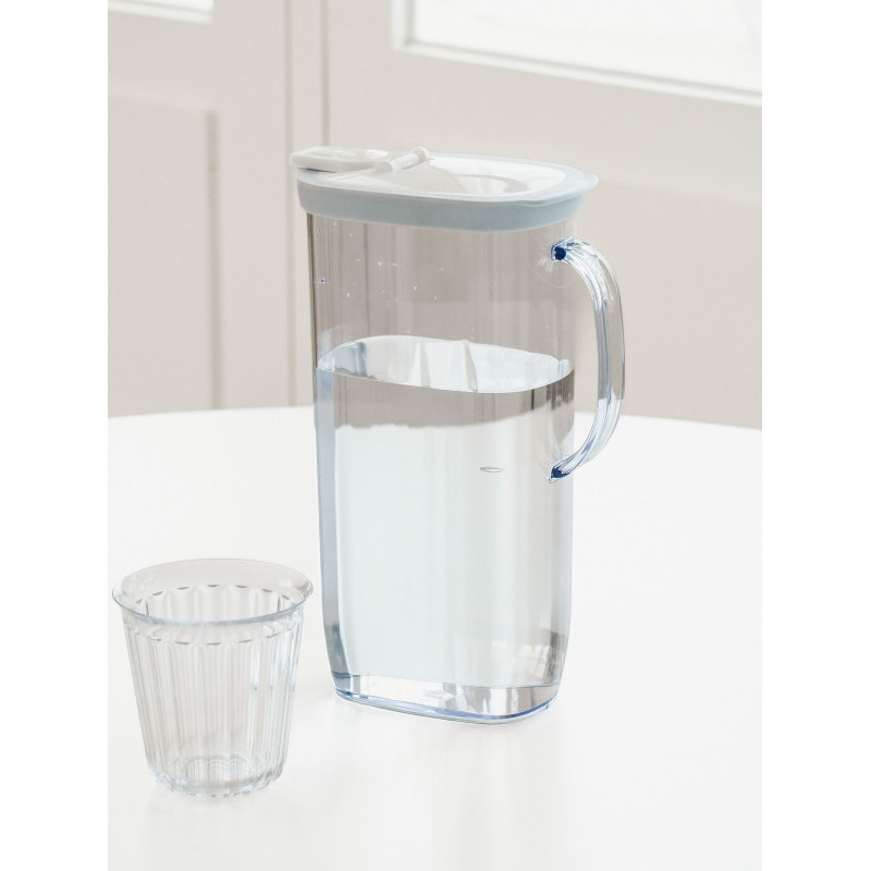 Slim refrigerator water bottle (approx. 2 L)