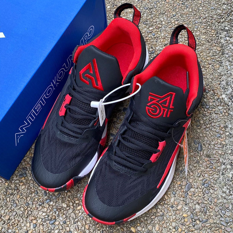 รองเท้าบาสเก็ตบอล Giannis Immortality 2 ออกแบบมาให้นักกีฬาเหมือน Freak