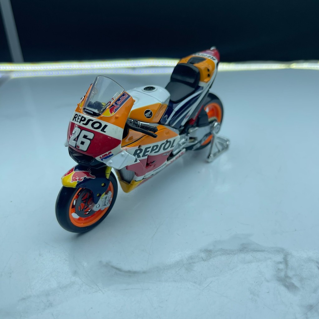 Honda RC213V 1/18 Scale Motorcycle Model, Repsol Red Bull Like