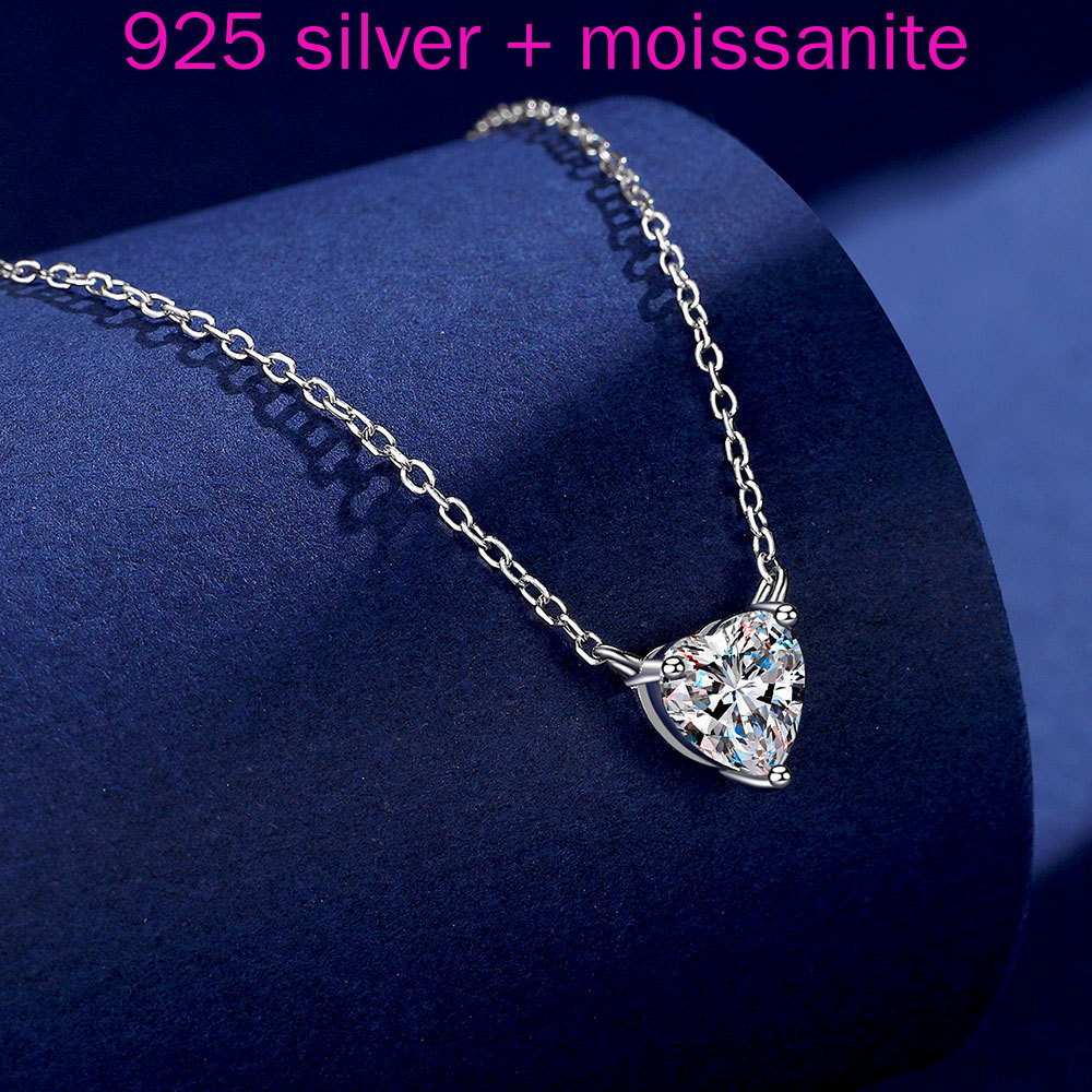 S925 เงินสเตอร์ลิง Moissanite สร้อยคอหญิง D สี Moissanite จี้รูปหัวใจ Simple Clavicle Chain