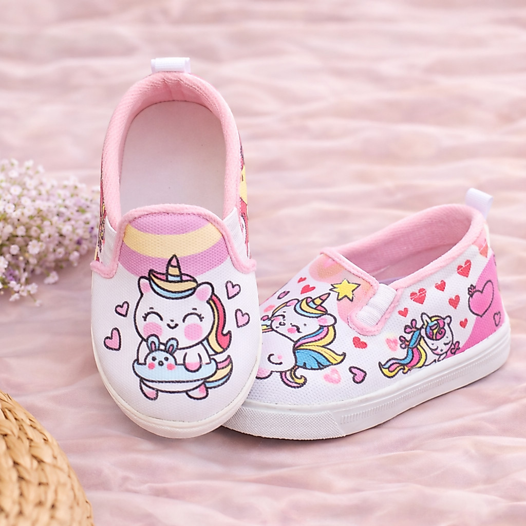 รองเท้าสลิปออนเด็กผู้หญิง Grisea Cute Unicorn PR-06