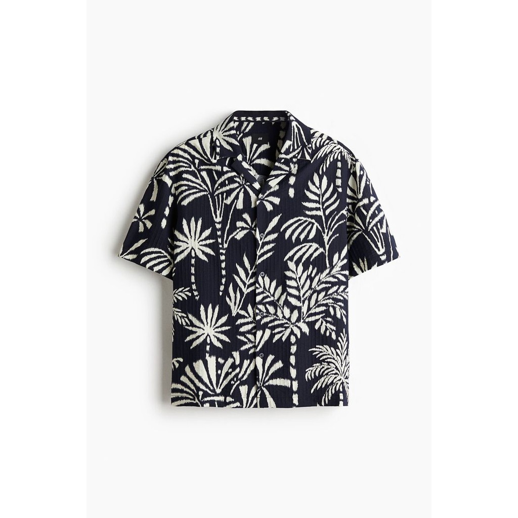 H&M(เอชแอนด์เอ็ม) เสื้อเชิ้ตรูปทรงปกติผ้าสัมผัสมีลวดลายสำหรับวันพักผ่อน ผู้ชาย 1306332_1