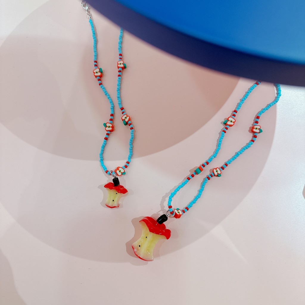 สร้อยคอสี Dopamine ฤดูร้อนทํามือแกนแอปเปิ้ลหญิงหวานเย็นสาวร้อนโซ่กระดูกไหปลาร้าทุกการแข่งขัน