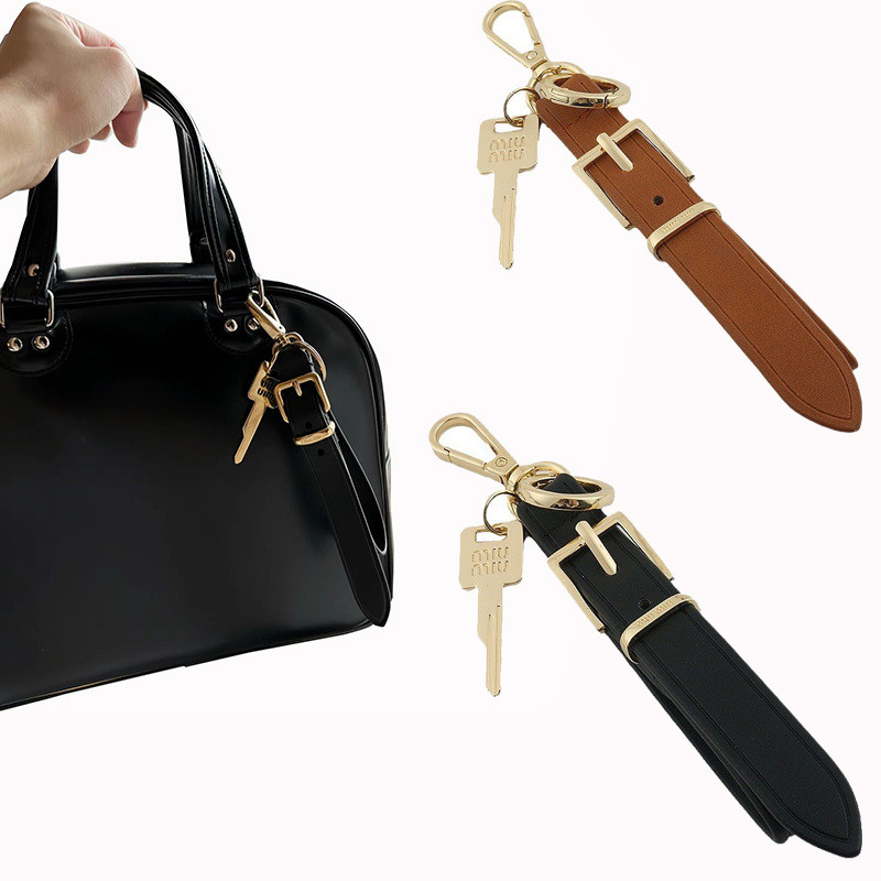 Xiaohongshu ins ขายร้อน uim Series กระเป๋าใส่กุญแจหนังแท้จี้รถพวงกุญแจแฟชั่นผู้ชายผู้หญิงจี้ขนาดเล็ก