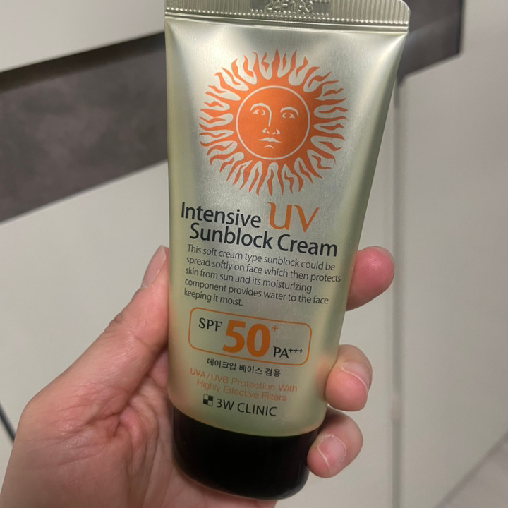 กันแดดหน้าฉ่ำ กันแดดหน้า เกาหลีของแท้ 3W CLINIC Refreshing Powerful UV Sunscreen 70ml SPF50+/ PA+++A