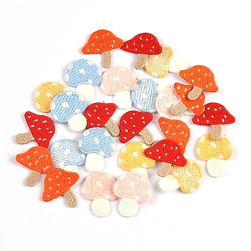 20pcs 24-30 มม.สีสุ่ม Patchwork น่ารักเห็ด Embroideried แพทช์เสื้อผ้าอุปกรณ์เย็บผ้าเสื้อผ้า Appliques DIY หัตถกรรม CP3772