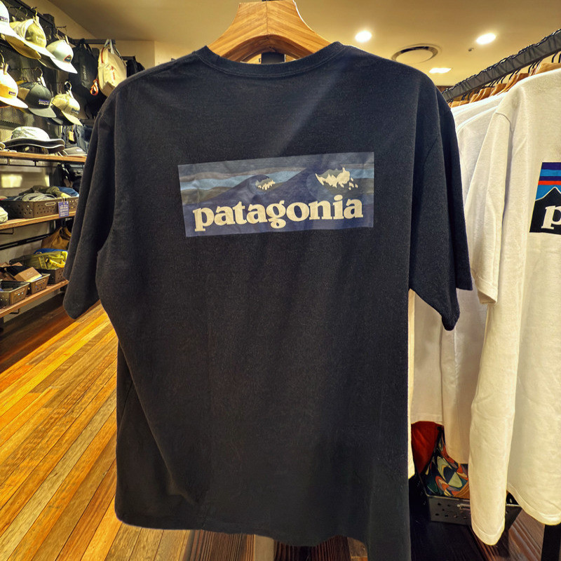Boardshort สำหรับผู้ชายจาก Patagos Fashion ทำจากเนื้อผ้าคอตตอน มีโลโก้และกระเป๋าเก็บของ