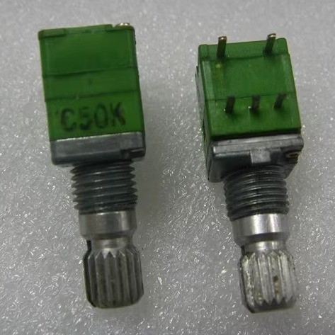 นําเข้าไต้หวัน ALPHA Precision Potentiometer Single Link พร้อมสวิตช์ RD09-C50K C5K-15 แกนดอกไม้