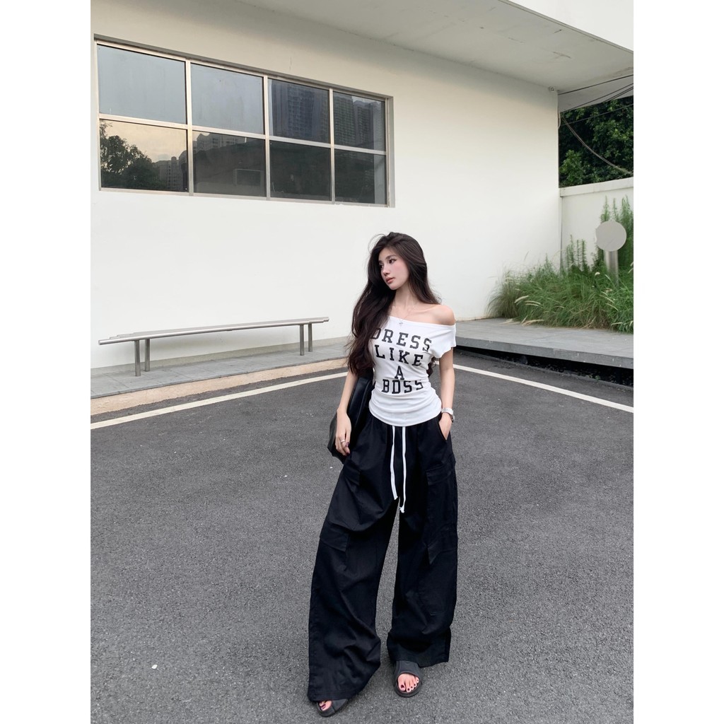 Hotgirl พร้อมส่ง เสื้อยืดปาดไหล่ผู้หญิง เสื้อครอป y2k เซ็กซี่ cintage พิมพ์ลายตัวอักษร (ขาว/ดำ) - รูปที่ 6