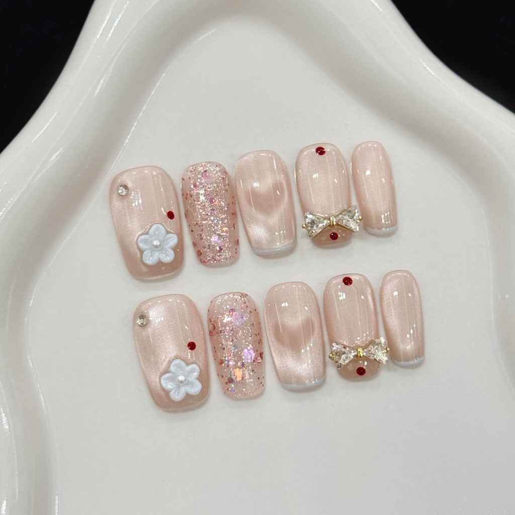 HANDMADE+กาวฟรีArtificial Nail Heart-blooming Glittering Heart Cat-eye Mermaid Sequin Bow Phototherapy แผ่นแปะเล็บปลอมกดบนเล็บReusable