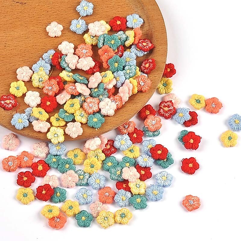 50 ชิ้น 10.5 มม.Multicolor ดอกไม้แพทช์ Mini Appliques DIY เย็บปักถักร้อยหัตถกรรมอุปกรณ์เย็บผ้าเสื้อผ้าตกแต่ง Handmade วัสดุ CP3722
