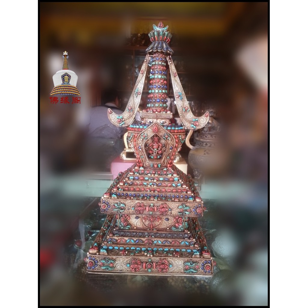 นําเข้าเนปาล Tathagata Pagoda Pagoda Filigree Gilt Silver Relic Pagoda ฝังอัญมณีความสูง 39 ซม.
