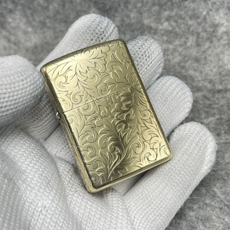 Zippo ไฟแช็กน้ํามันก๊าด Zippo แกะสลักทองเหลืองเกรดพรีเมี่ยมแกะสลักลมลึกของขวัญสําหรับผู้ชายเกราะทองแ
