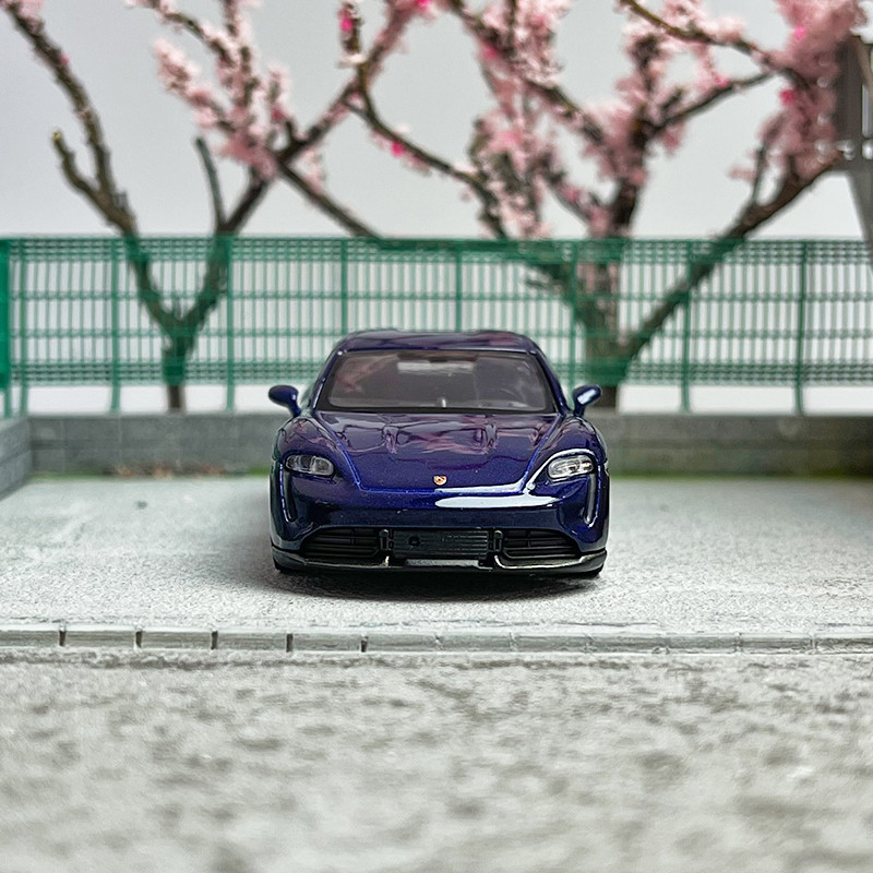TSM mini GT 1: 64 Porsche taycan turbo S Metal Blue Alloy Car Model Collection