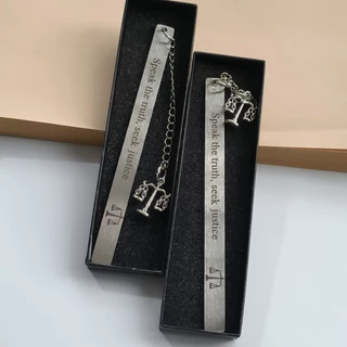 (พร้อมกล่องของขวัญ)ของขวัญบัณฑิตกฎหมายที่คั่นหนังสือสแตนเลส – พูดความจริง แสวงหาความยุติธรรม