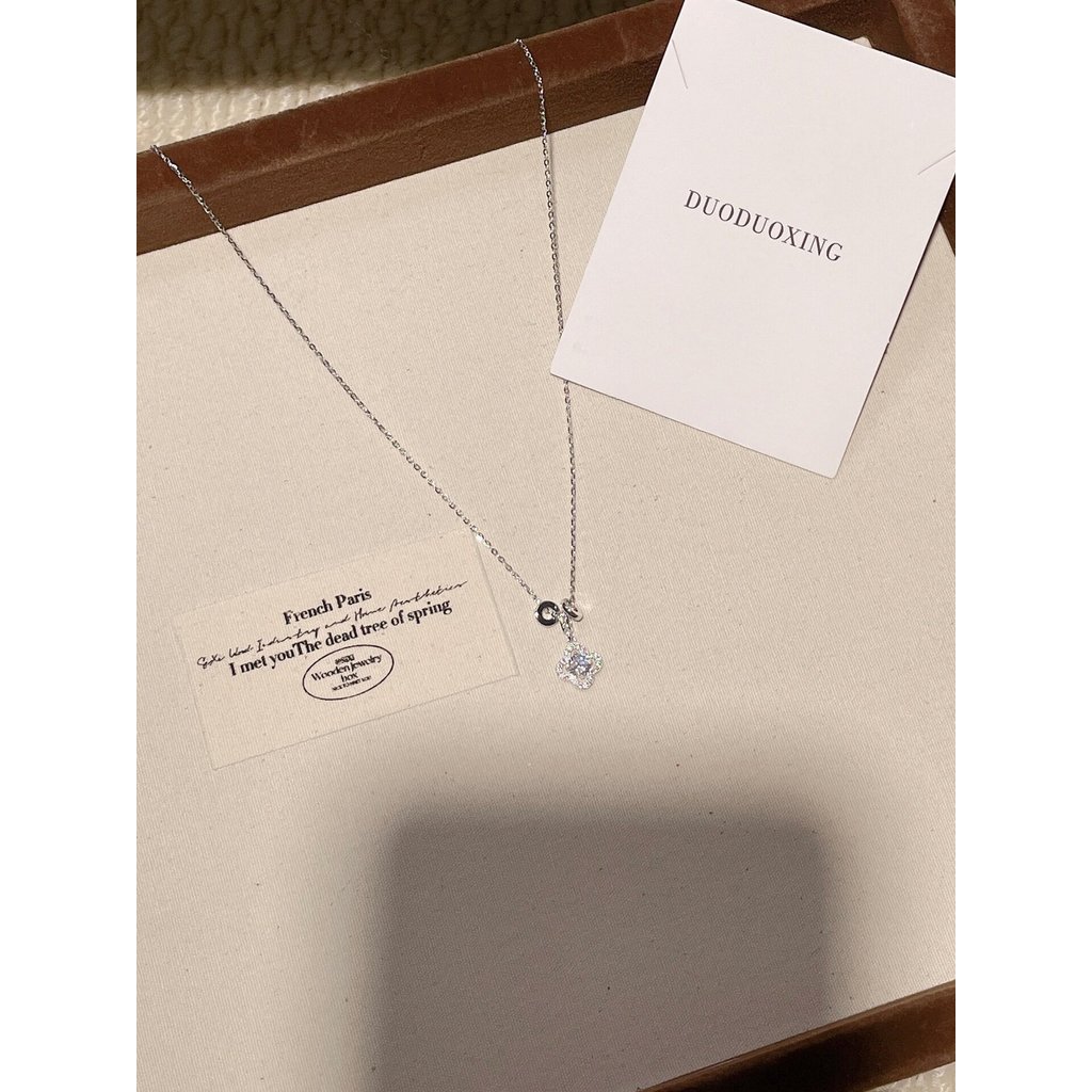 [พรีเมี่ยม] Four-leaf Clover 999 สร้อยคอเงินหญิง Original Niche High-End Clavicle Chain 2026 สไตล์ให