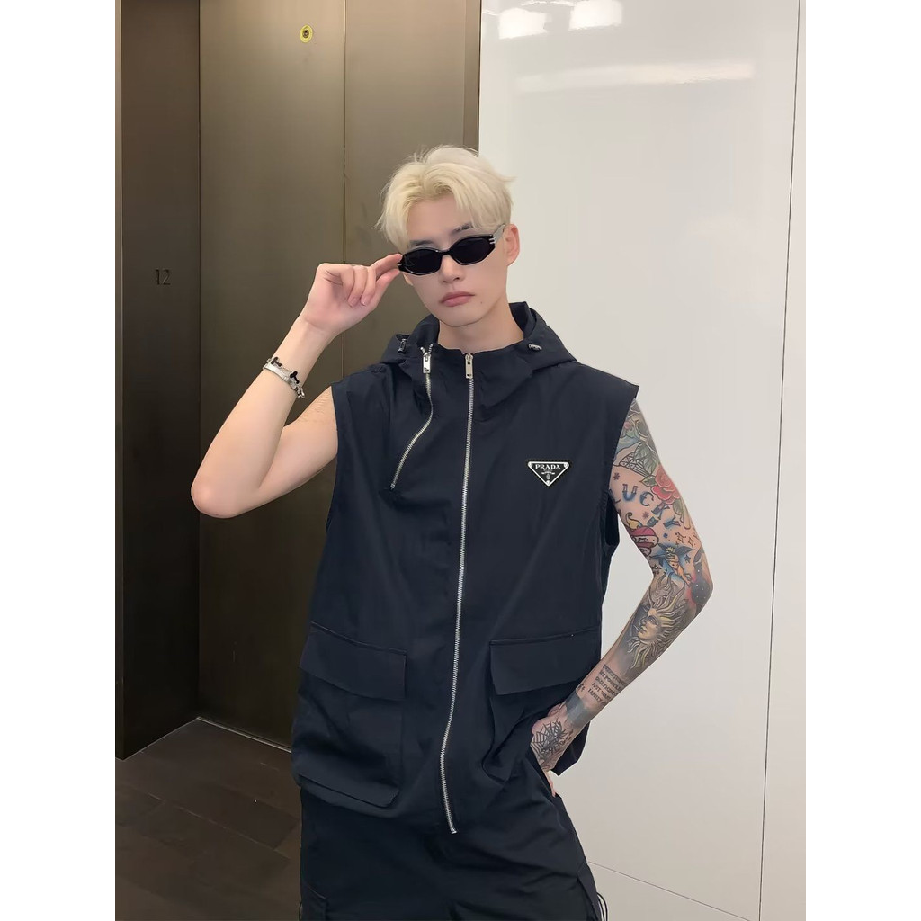 เสื้อแจ็คเก็ตแขนกุด สวมทับเสื้อภายในได้