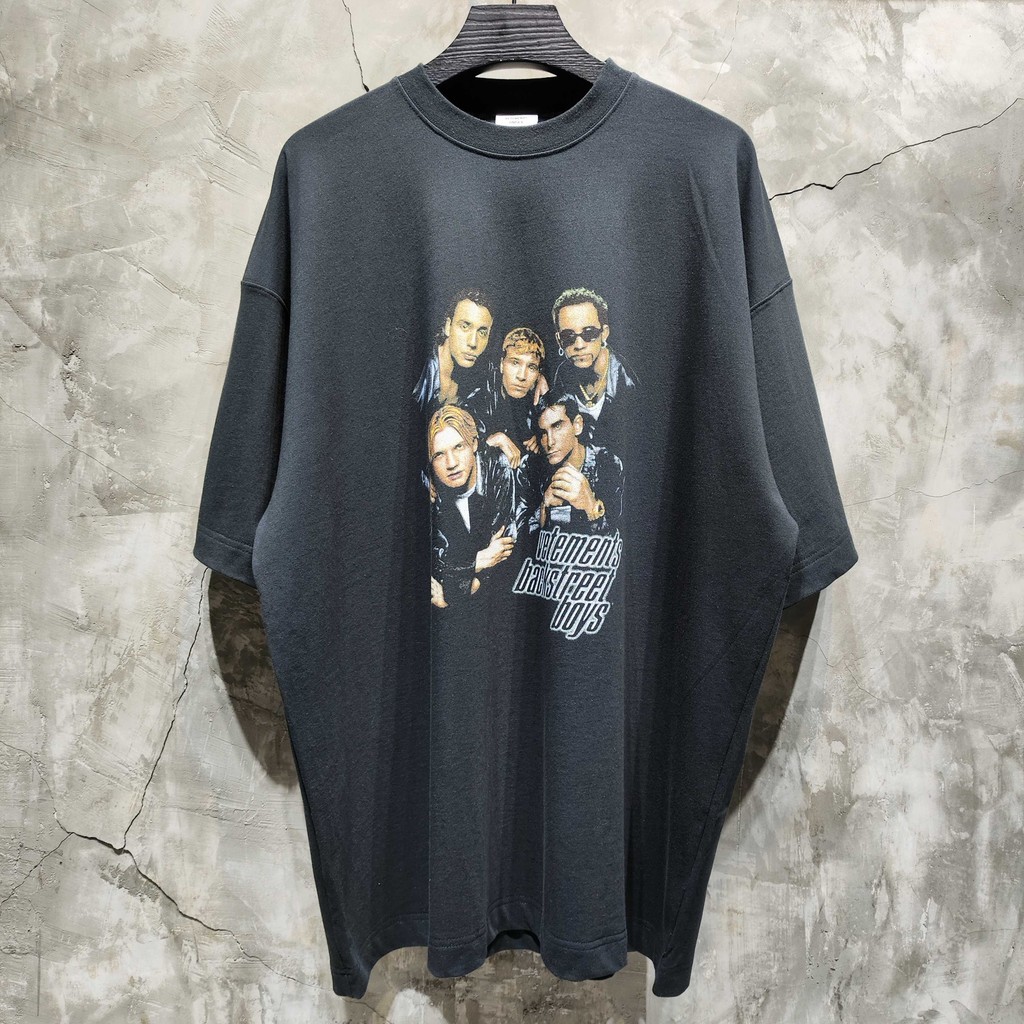 VETEMENTS Back Street Boys เสื้อยืด