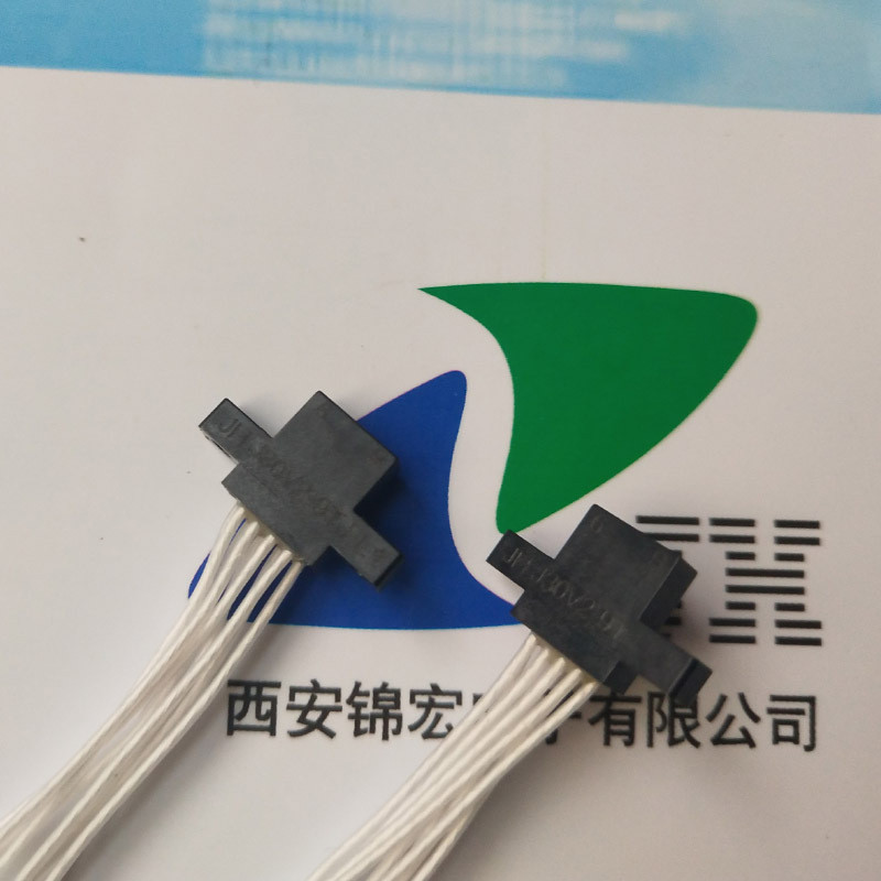 J30V2 Series Micro สี่เหลี่ยมผืนผ้าเชื่อมต่อ 15-Pin ด้ายเกลียวประเภท Twist Pin ซ็อกเก็ต J30V2-15ZK-P