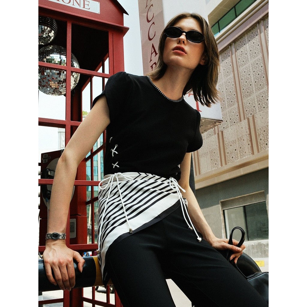 [Pomelo] เสื้อเบลาซ์แขนตุ๊กตาดีเทลผูกเชือก / Puffed Sleeve Lace-Up Blouse