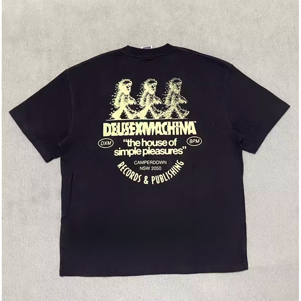 เสื้อยืดผู้ชาย Deus Ex Machina ทำจากผ้าฝ้ายแท้ สีดำ พิมพ์ลายน่าสนใจ