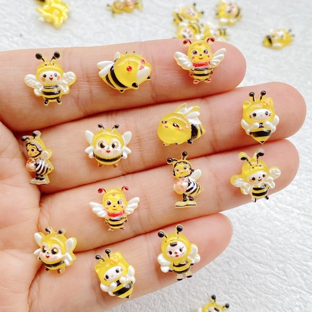 50ชิ้นน่ารักมินิสีการ์ตูนผึ้งเล็บ,เรซิ่นออกแบบเสน่ห์ ทําเอง 3ง เครื่องประดับตกแต่ง