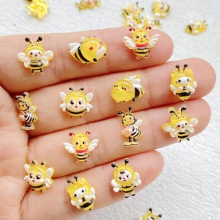 50ชิ้นน่ารักมินิสีการ์ตูนผึ้งเล็บ,เรซิ่นออกแบบเสน่ห์ ทําเอง 3ง เครื่องประดับตกแต่ง