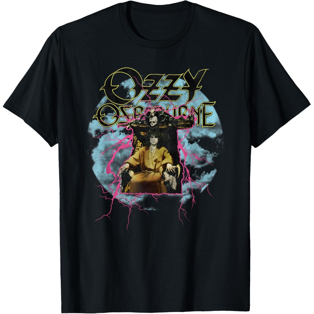 เสื้อยืดธีม Ozzy Osbourne สีชมพูและดำ พิมพ์ลายชื่อ <OZZY OSBOURNE>