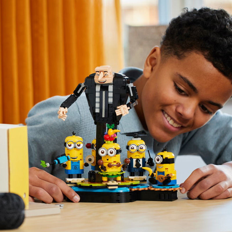 Gru และ Minion เครื่องประดับ 75582 รุ่นชายหญิงการศึกษาประกอบอาคารบล็อกของเล่นของขวัญ