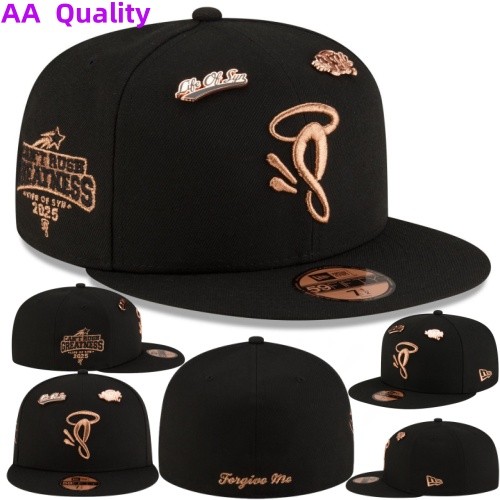 Central Cee SYNA World Black Custom Cap - หมวกทรงเข้ารูปแบบใหม่ ดีไซน์ปักลายสีทอง สไตล์ American Hip