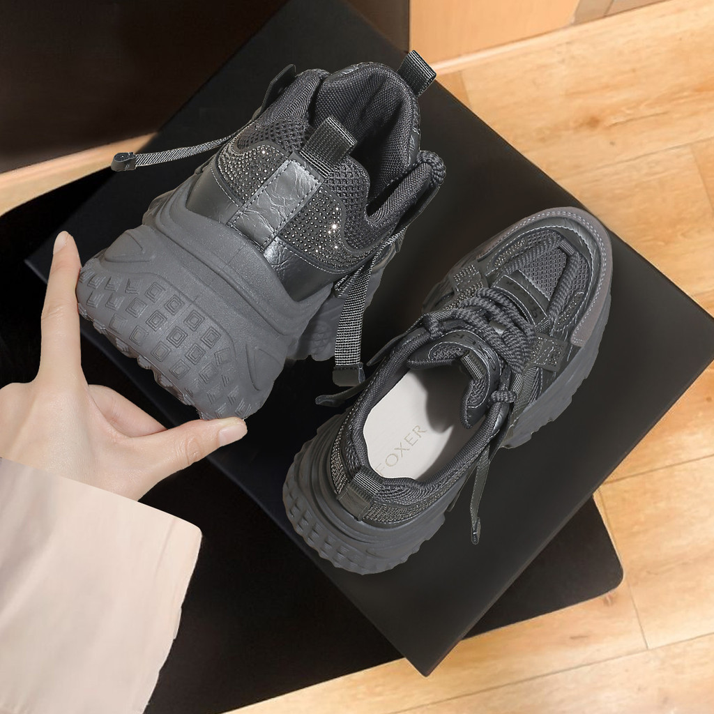 FOXER รองเท้าผ้าใบแฟชั่นแบนเพิ่มความสูงสบายรองเท้าลําลองน้ําหนักเบารองเท้าผ้าใบสุภาพสตรีสีเทา