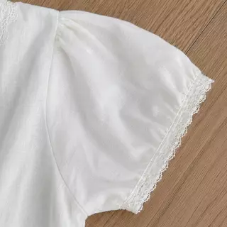 Colette top : เสื้อคอวีแขนสั้น แต่งลูกไม้ กระดุมปั้ม เย็บตีเกล็ดช่วงตัว ต้อกสามารถรูดปรับได้ KN.Clothes