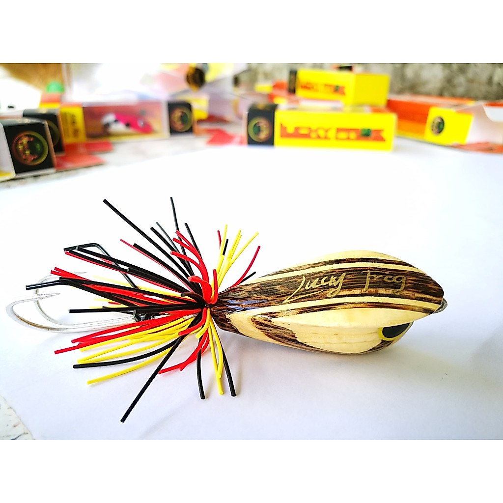 กบคิ้วงาน Classic 4.5cm. จากค่าย Lucky Frog