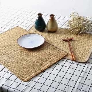 แผ่นรองจาน ผลิตจากผักกระจูด ถักทอแบบธรรมชาติ ขนาด 30x45cm ทนความร้อน ของแต่งบ้าน