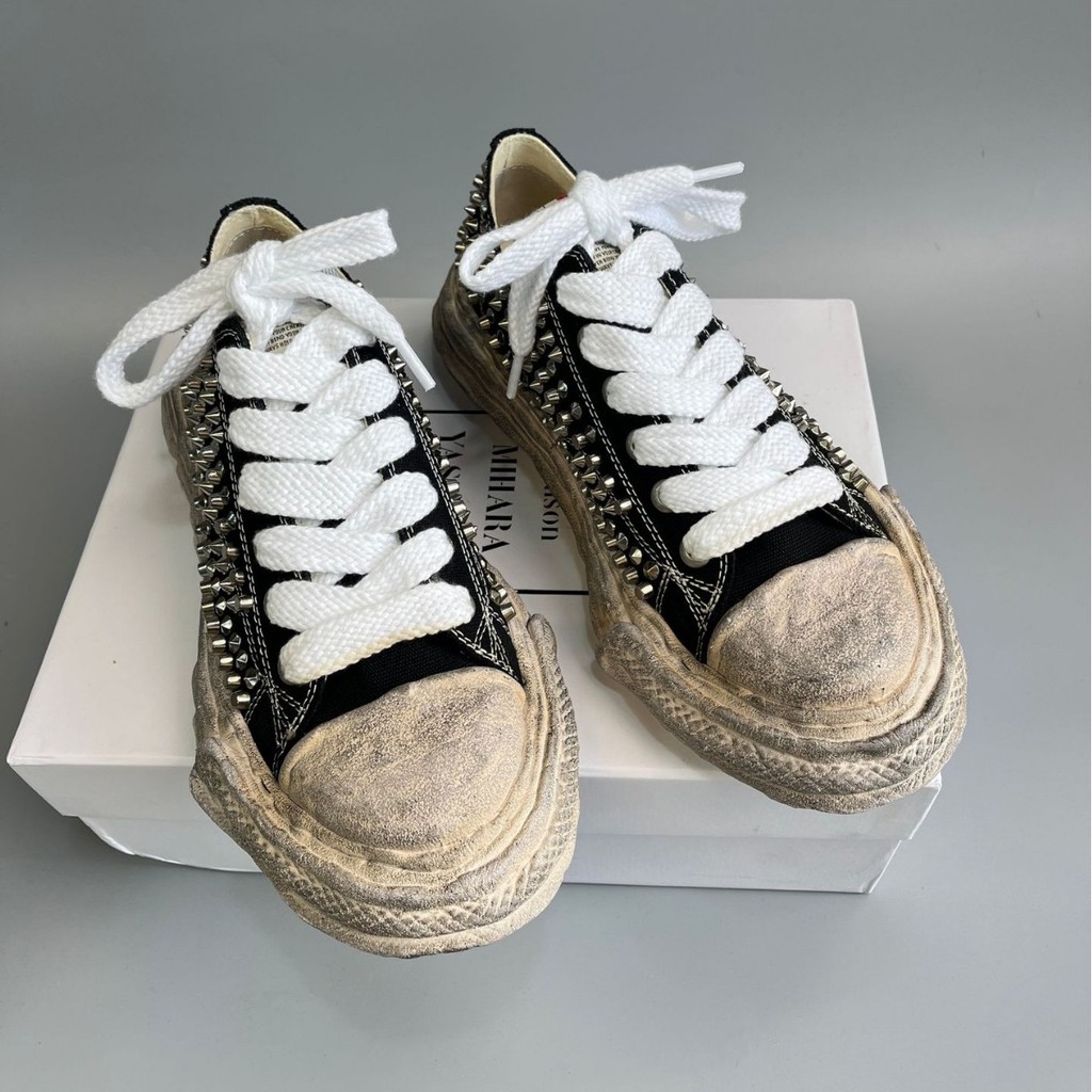 Mihara Kangyu Open Smile รองเท้าละลาย mmy Laced-Up Distressed Canvas Rivets