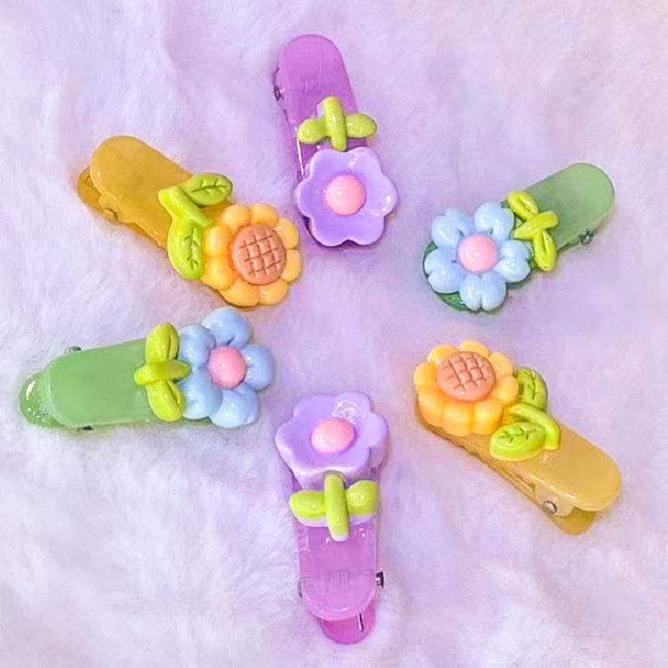 ร้านไทยพร้อมส่ง  (1คู่) กิ๊บติดผม กิ๊บ ดอกไม้ สีสันน่ารัก สดใส สำหรับเด็ก วัยรุ่น แฟชั่น สไตล์เกาหลี ราคา ถูกที่สุด ดีลบีเคเค แกลเลอรีภาพที่ 2