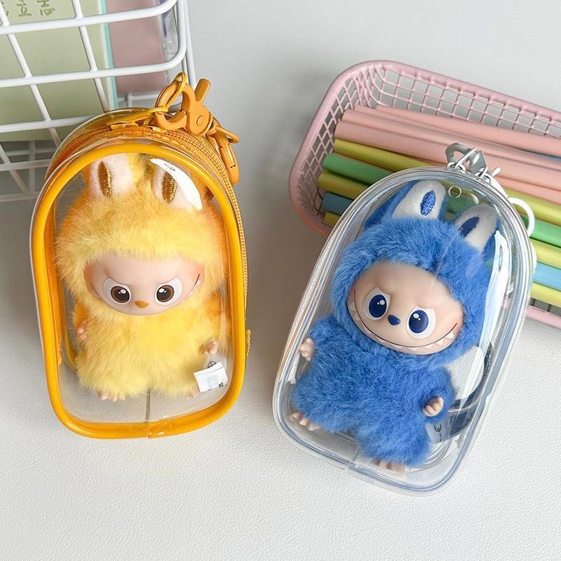 （พร้อมส่ง）V4 กระเป๋าตุ๊กตา PVC กันแดด Pin For Love 4.0  กันฝนเหมาะสำหรับห้อยกระใส กันฝุ่น กันเลอะ ถุงใส่ลาบูบู้ มาการอง ราคา ถูกที่สุด ดีลบีเคเค แกลเลอรีภาพที่ 5