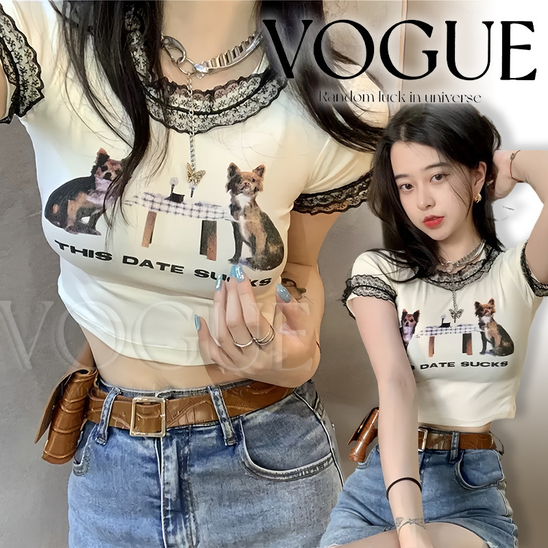 Vogue🌟พร้อมส่ง🌟 เสื้อครอป แขนสั้น ลายน้องหมาน่ารัก ผ้านุ่มสีขาวใส่ง่าย (FY962)