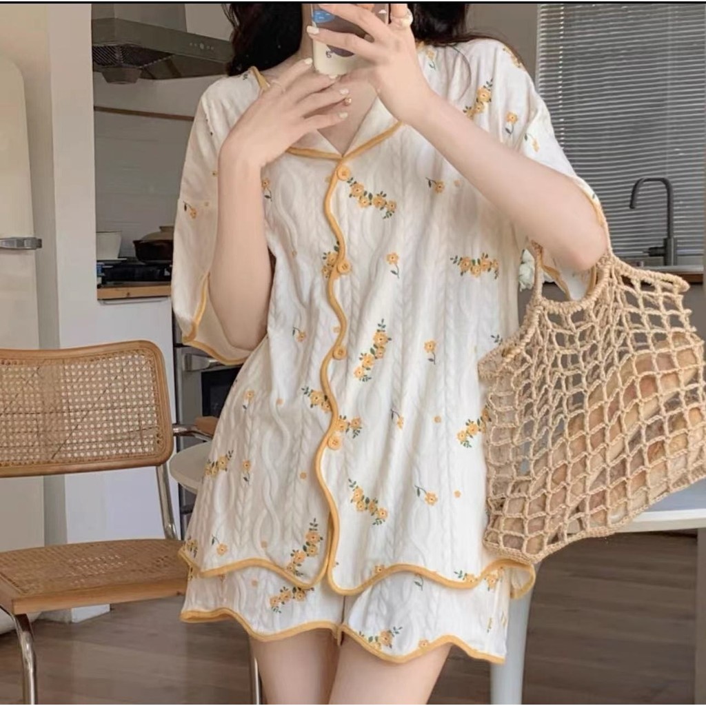 พร้อมส่ง 135 เซตชุดนอนผู้หญิงชุดนอนแฟชั่นแขนสั้นกางเกงขาสั้นน่ารัก เซ็ตชุดนอนลายหวานๆ ✨b_oxygen389.t