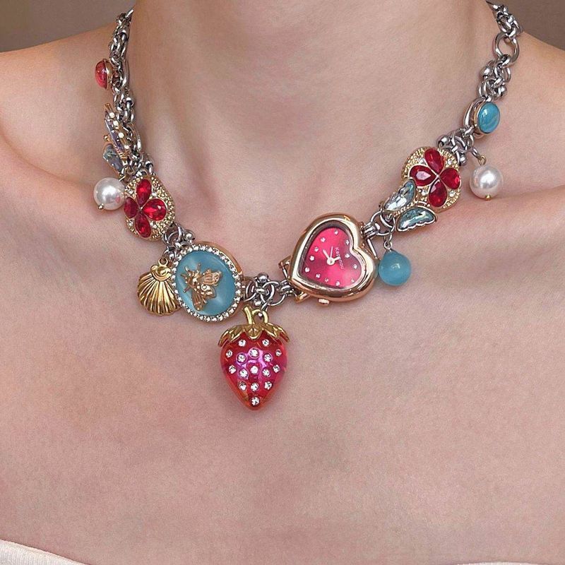 {Berry} Red Blue Strawberry Love Heart Clock สร้อยคอผีเสื้อ Dopamine Wear choker Niche Hot Girl