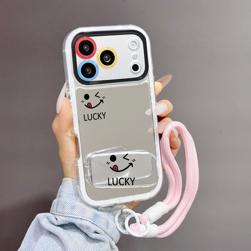 เคสไอโฟน ป้องกันเลนส์ ลายหน้ายิ้มLUCKY มีขาตั้ง แถมสายคล้องชมพู สำหรับไอโฟน iPhone 11 13 15 17 Pro Max พร้อมส่งJHJMNYK38