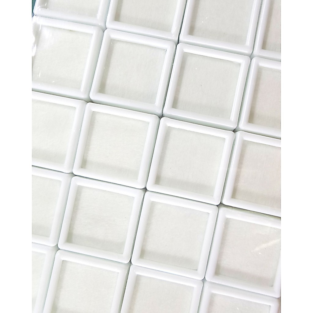 กล่องใส่อัญมณี ขนาด 3x3 cm. (ชุดละ 20 กล่อง) Plastic Case , Gemstone Box ขนาด 3x3x1.6 cm. ชุดละ 20 กล่อง