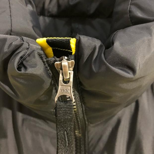 แจ็กเก็ตNUPTSEแบบเรโทรปี1996 ออกแบบโดยEdison Chen กันหนาวสำหรับผู้ชายสไตล์ไฮไลท์