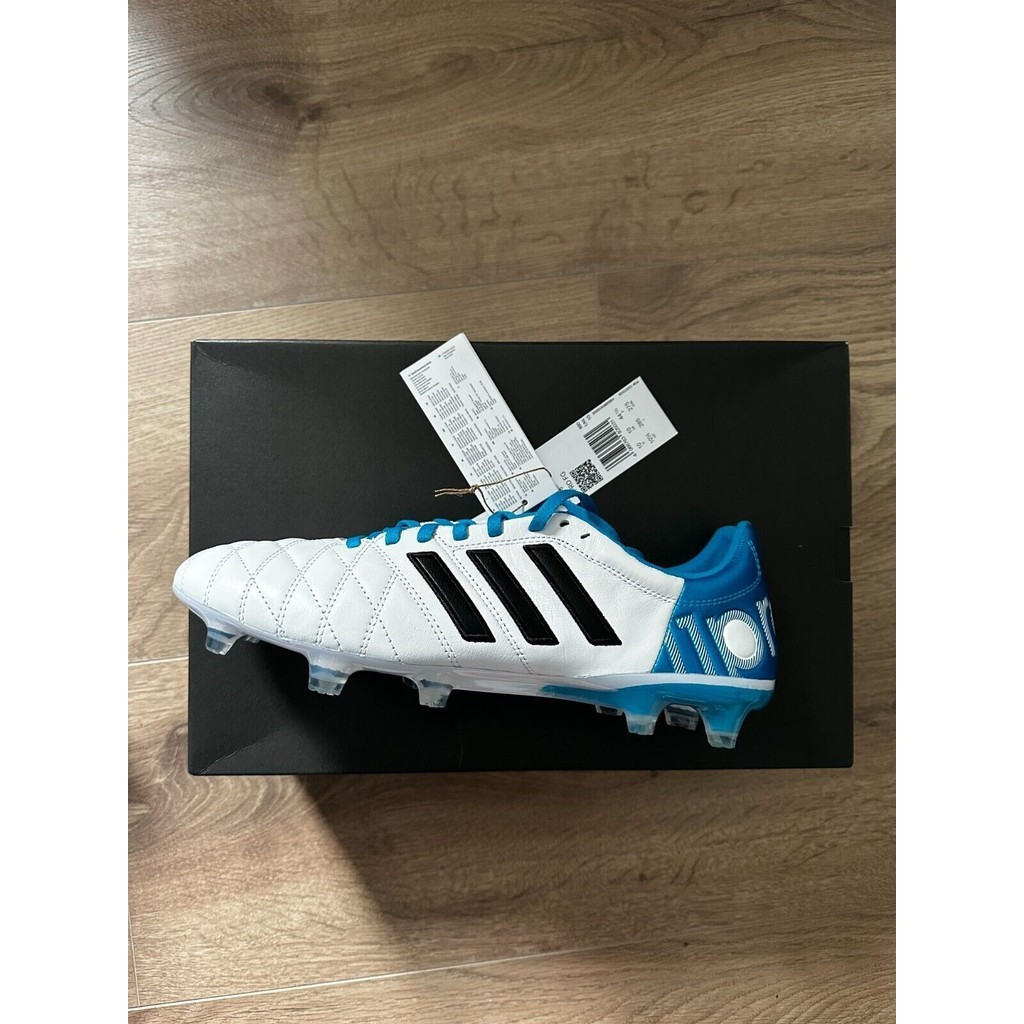 รองเท้าฟุตบอล AdiPURE 11Pro TRX FG ออกแบบโดย Toni Kroos พร้อมกล่อง