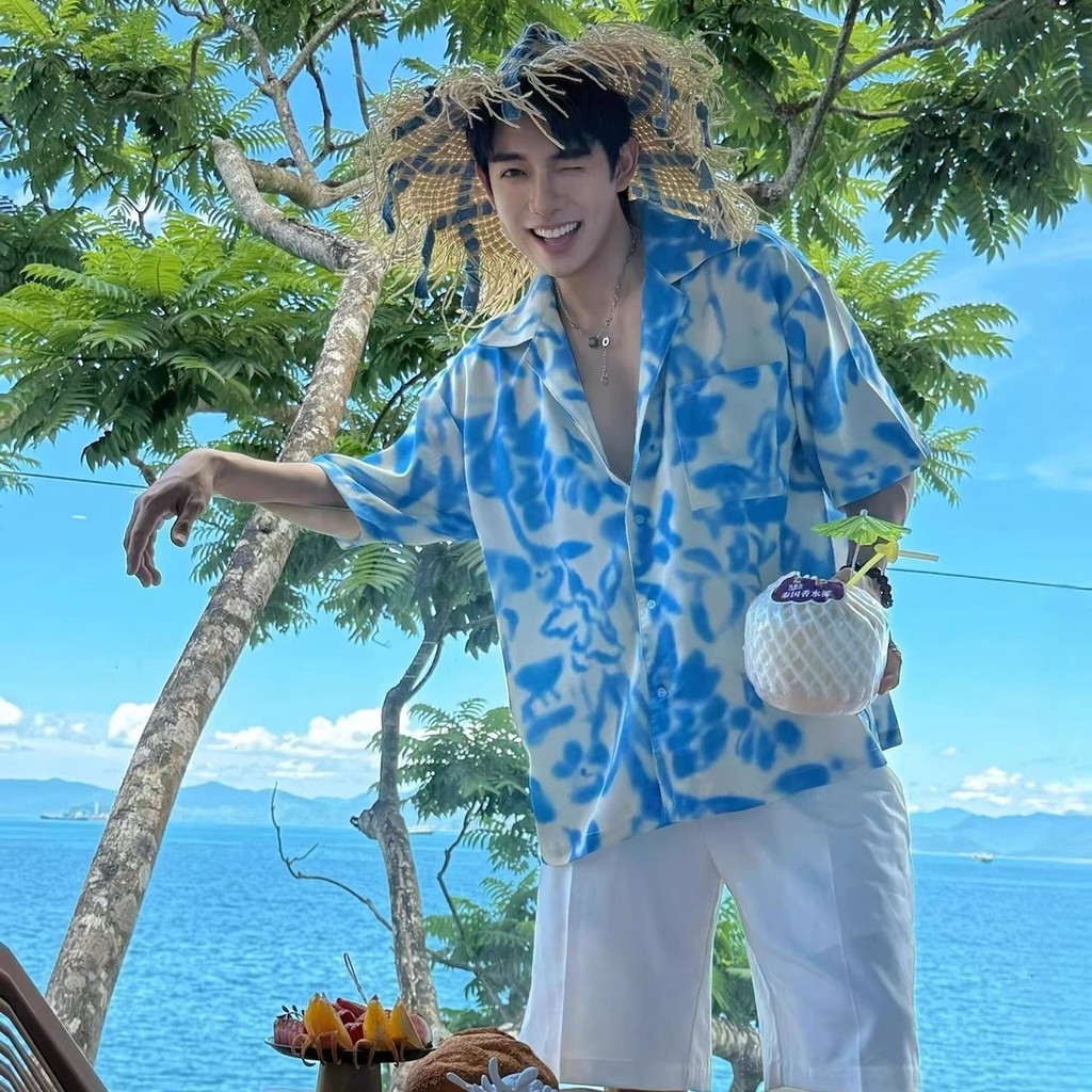 สไตล์วันหยุดชายหาดเสื้อแขนสั้นชาย Seaside สวมใส่สีฟ้าบางสไตล์ผ้าไหมน้ําแข็งเสื้อคอคิวบาครึ่งแขน bm26