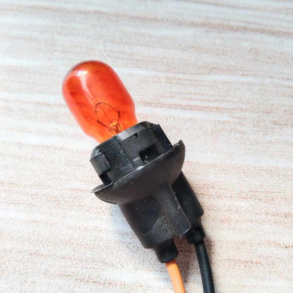 SOCKET FITTING CABLE SOCKET + FRONT TURN SIGNAL BULB HONDA KARISMA