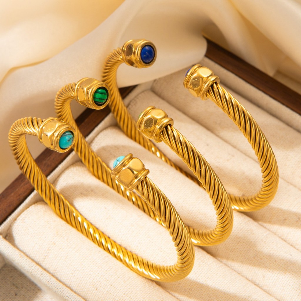สร้อยข้อมือเพชรบิด 18K Gold-Plated กับทับทิมลาปิสลาซูลี ดีไซน์เกลียวหรูหรา สำหรับผู้ชาย