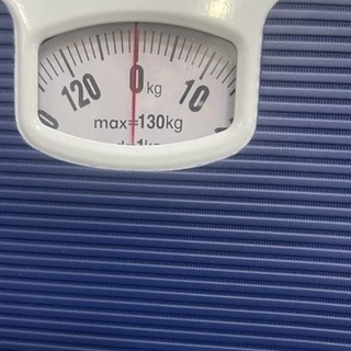 COD เครื่องชั่งน้ำหนัก Max130kg แบบเข็ม (FORTEM รุ่น OTTO-02 ขนาด 26.8x26.6x5.3 ซม.) เครื่องชั่งน้ำหนักแบบสปริง สีกรม
