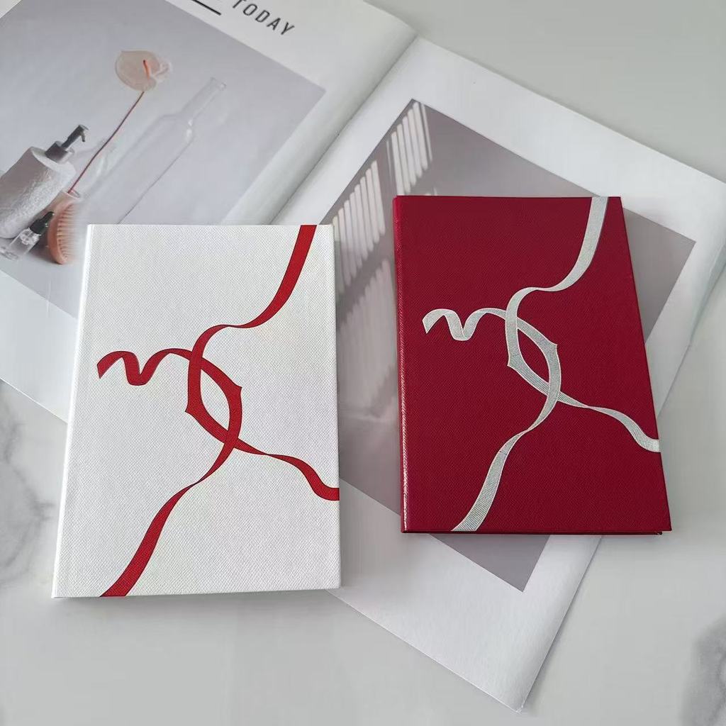 สไตล์ใหม่ World-Matching Premium Notebook Jewelry Big Brand Red Notepad Blank Page Drawing Notebook 