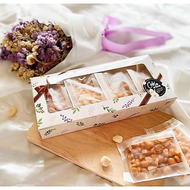ยอดขายอันดับ1ขนมแมคคาเดเมียฟลอเรนทีน ราคา290บาท 10ชิ้น250กรัม